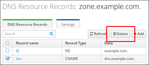 zone.example.com 영역에 대한 정보를 표시하는 "DNS 리소스 레코드" 페이지의 스크린샷입니다. "dns" 레코드 이름 항목이 선택되었으며 오른쪽 상단에 있는 "Delete" 버튼이 강조 표시됩니다.