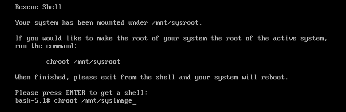 chroot コマンドを使用して、root ディレクトリーに見せかけたディレクトリーを /mnt/sysroot に変更した後の Rescue セッションのスクリーンショット
